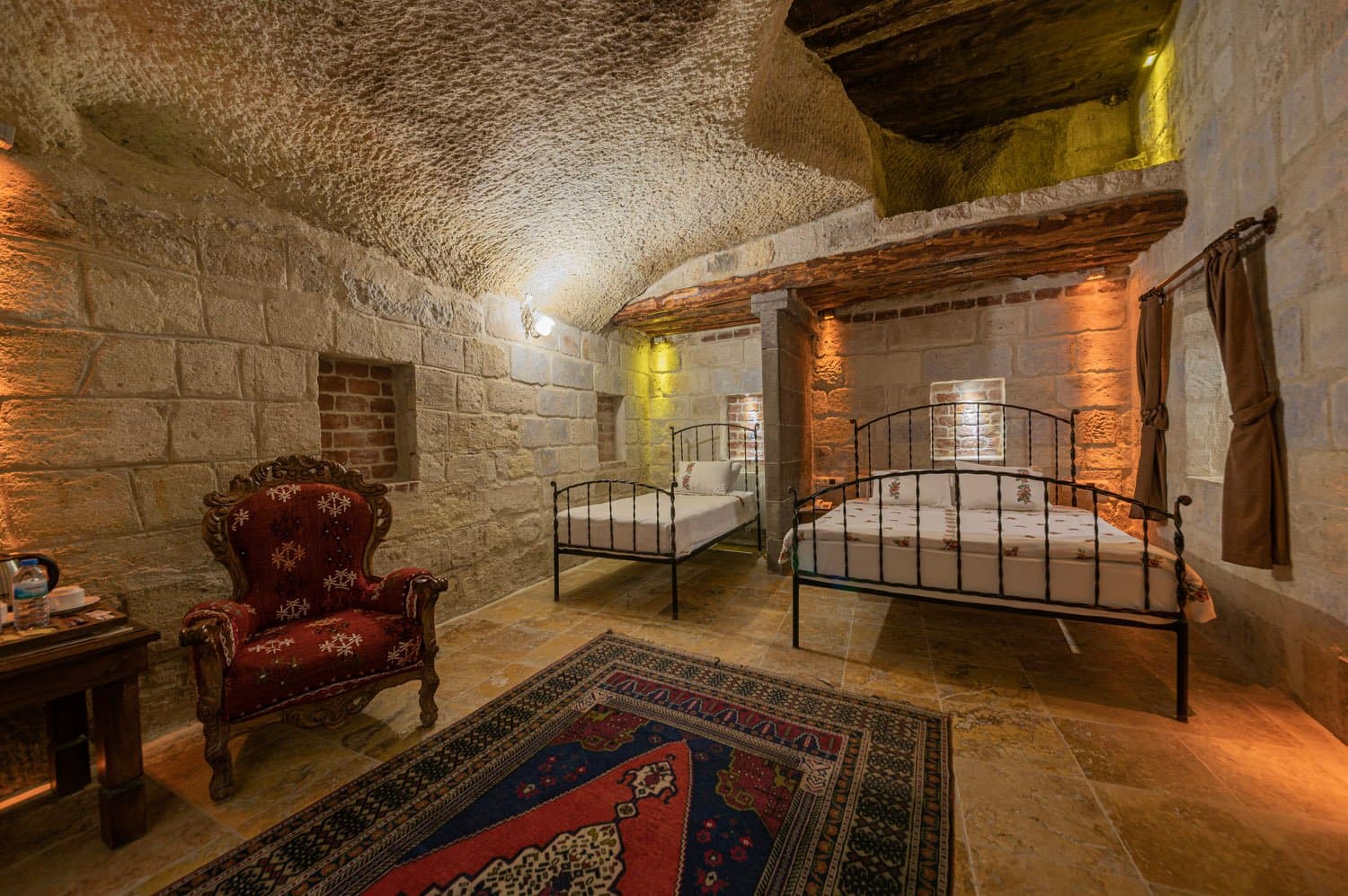 Deluxe Cave Room — 1